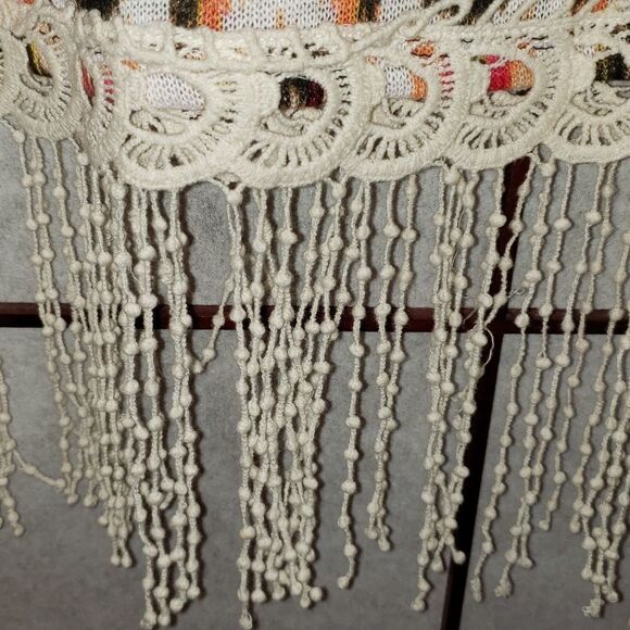 Signature Studio Contemporary Fashionable Fringe Top - Picture 7 of 7